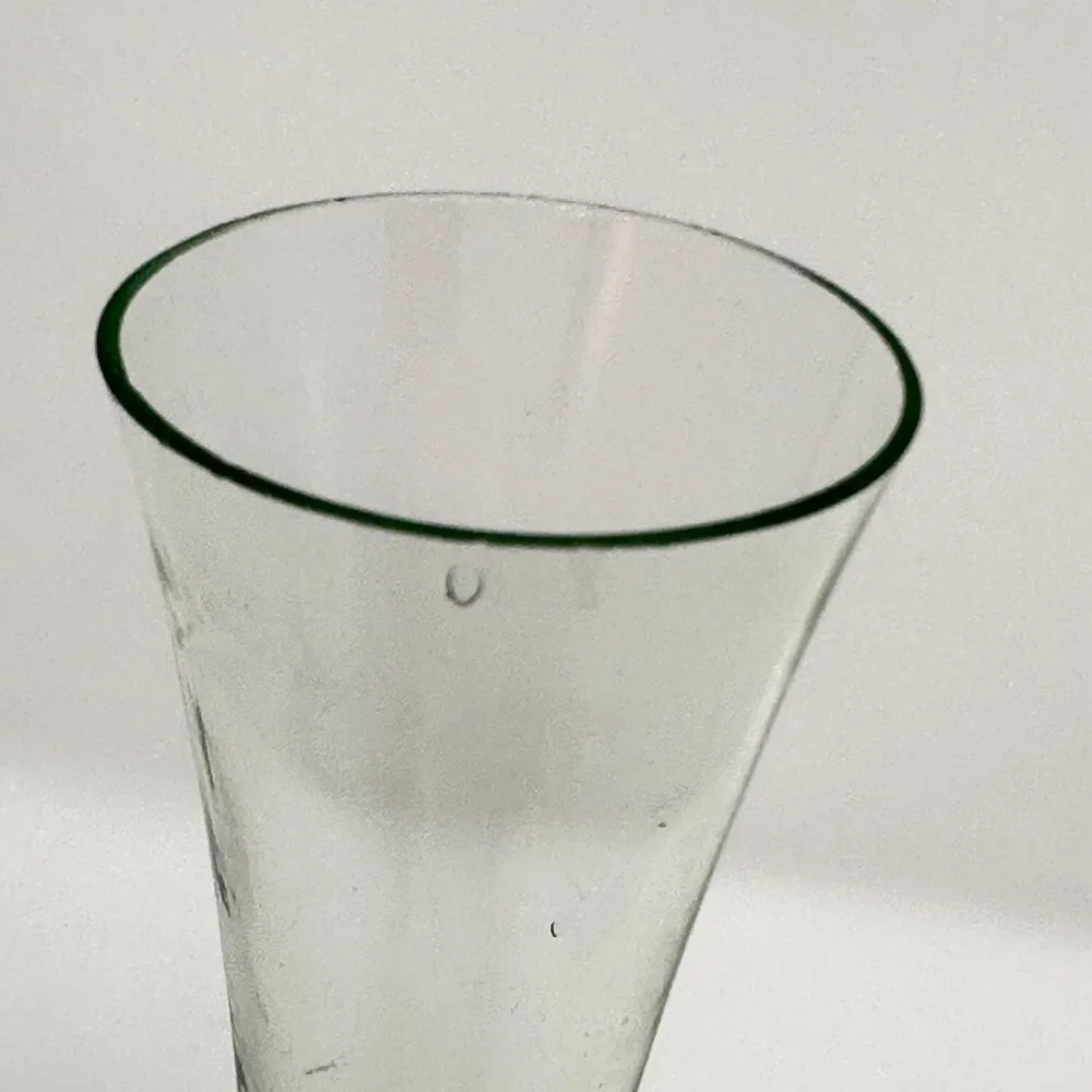 Vintage Green Glass Bud Vase Pink Base 6.5” Tall Mid-Century Minimalist Deco REA